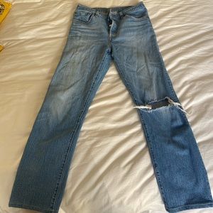 Levi’s light wash jeans - size 29, 32